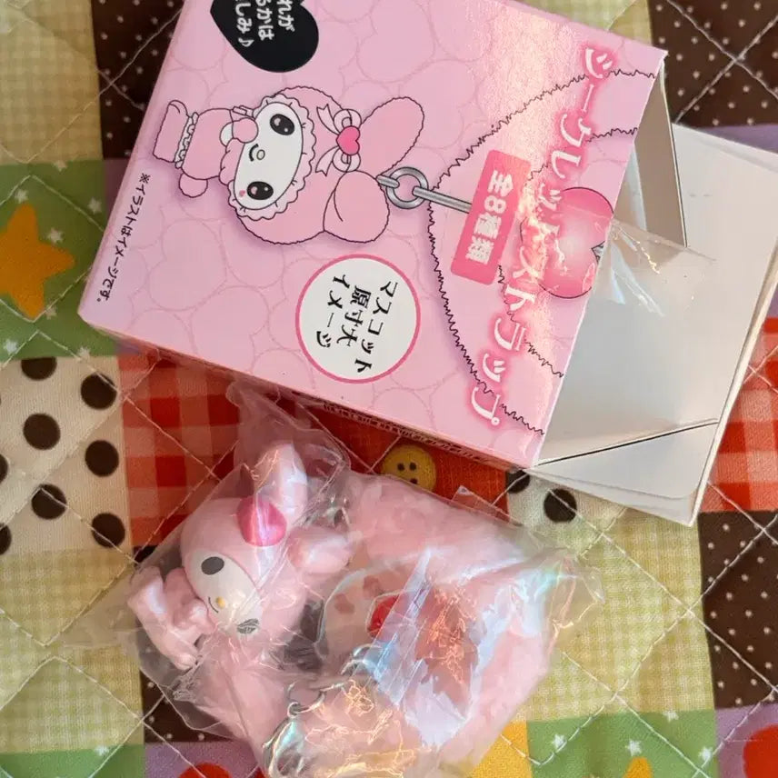 [BUNJANG] Sanrio My Melody Kuromi Merokuro Series Random Keyring Strap / 산리오 마이멜로디 쿠로미 메로쿠로시리즈 랜덤 키링스트랩