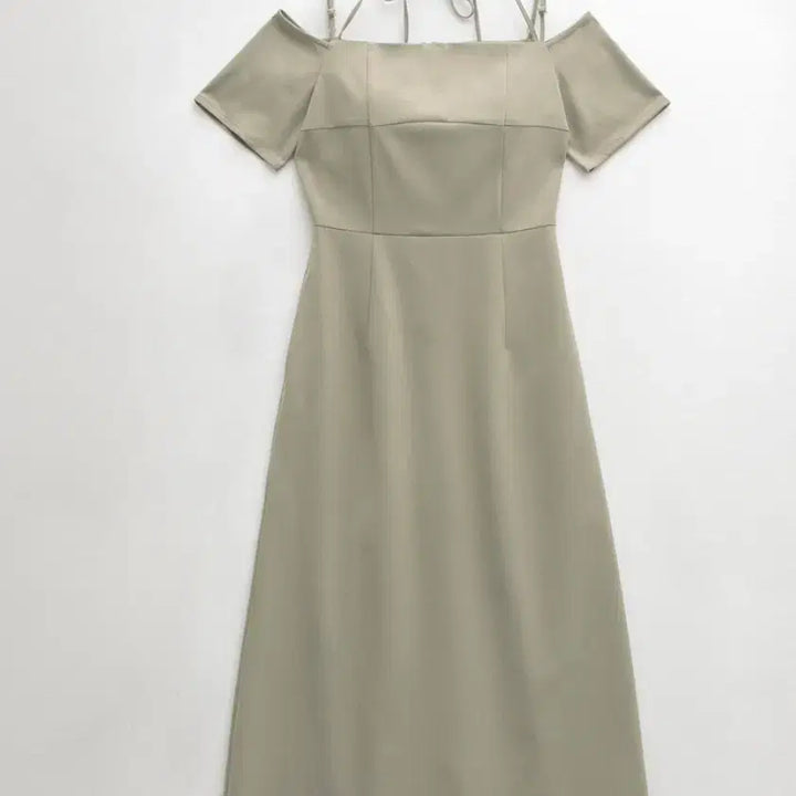 [BUNJANG] Atelier Nain Light Khaki Off-Shoulder Dress / Atelier Nain 라이트 카키 오프숄더 원피스