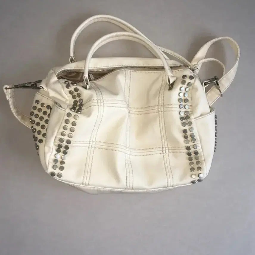 [BUNJANG] Ttuptty Studded Shoulder Bag Ivory / 튜프티 스터드 숄더백 아이보리