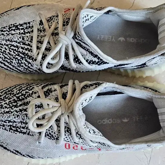 [BUNJANG] Adidas Yeezy Boost 350 V2 Zebra / 275 아디다스 이지부스트 350 V2 지브라