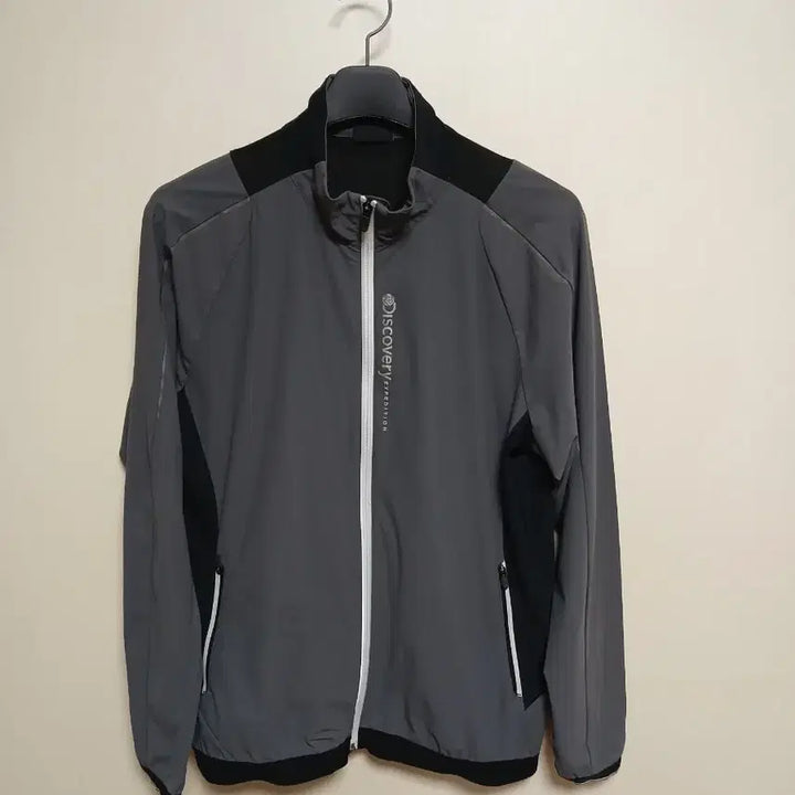 [BUNJANG] Discovery Expedition Windbreaker Gray Size 105 / 디스커버리 익스페디션 바람막이 105