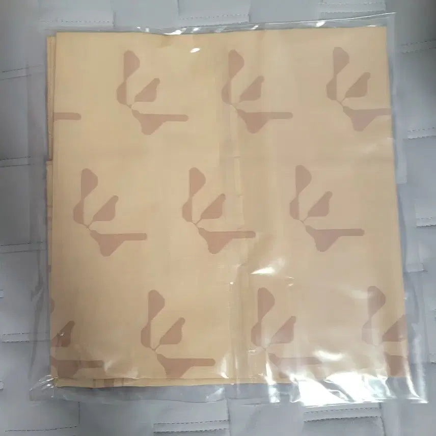 [BUNJANG] Woodz Bandana Beige Goods / 우즈 반다나 베이지 굿즈