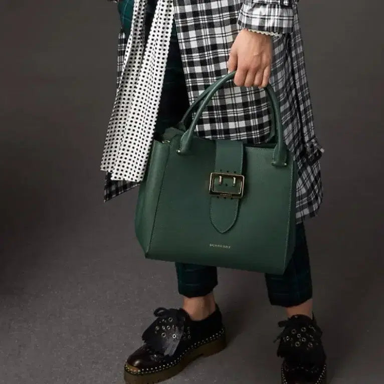 [BUNJANG] Burberry Buckle Medium Shoulder Bag Green Calf Leather / 버버리 그린