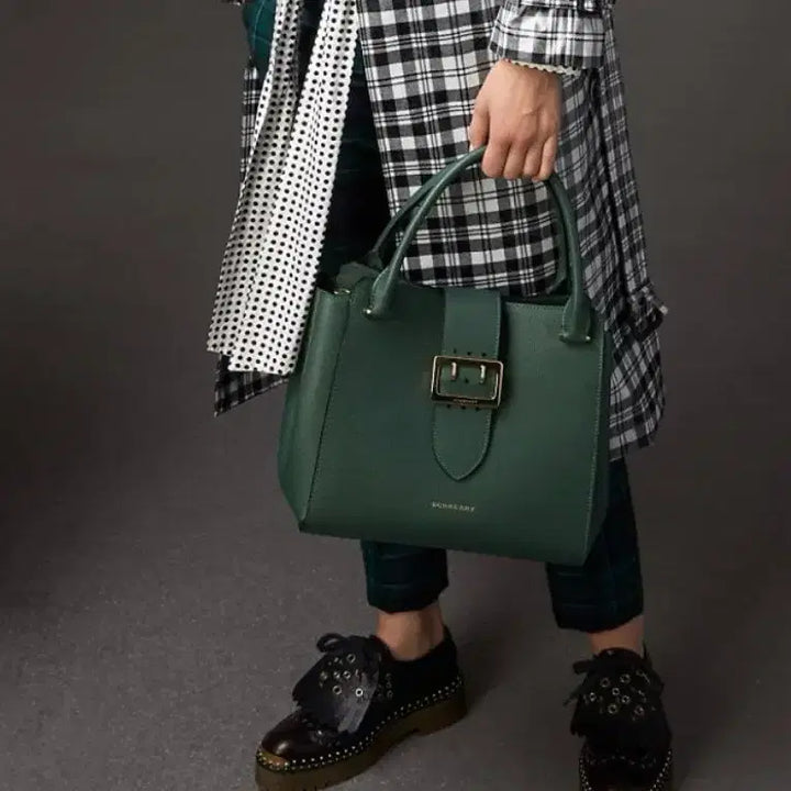 [BUNJANG] Burberry Buckle Medium Shoulder Bag Green Calf Leather / 버버리 그린