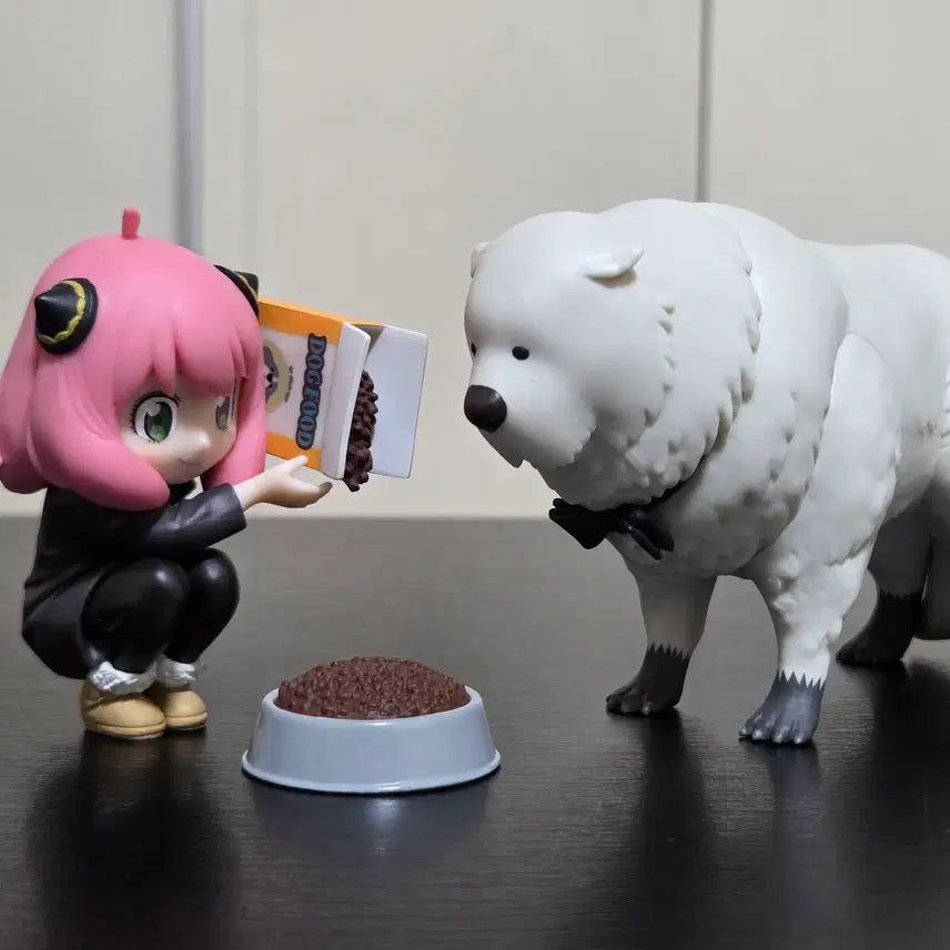 [BUNJANG] Spy x Family Anya Bond Feeding Figure / 스파이패밀리 아냐 본드 밥주는 피규어 팝니다