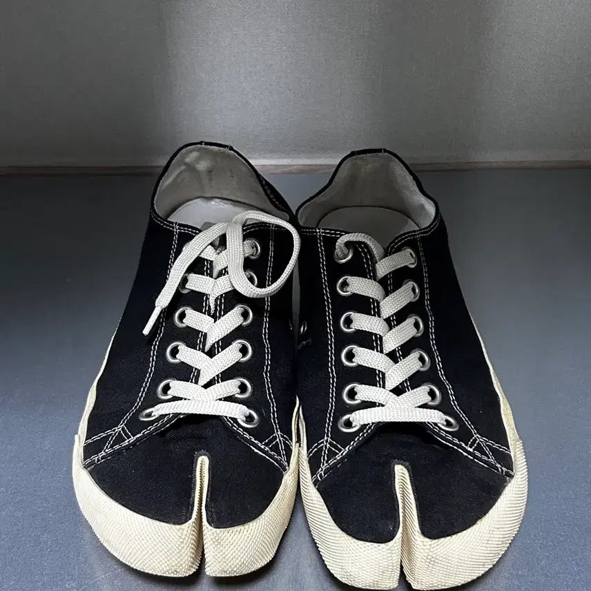 [BUNJANG] Maison Margiela Tabi Sneakers Black / 마르지엘라 타비 스니커즈 2605