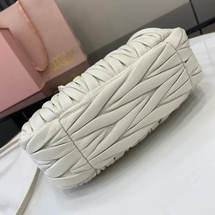 [BUNJANG] Miu Miu Wander Mini Hobo Bag / 미우미우 완더 미니 호보백
