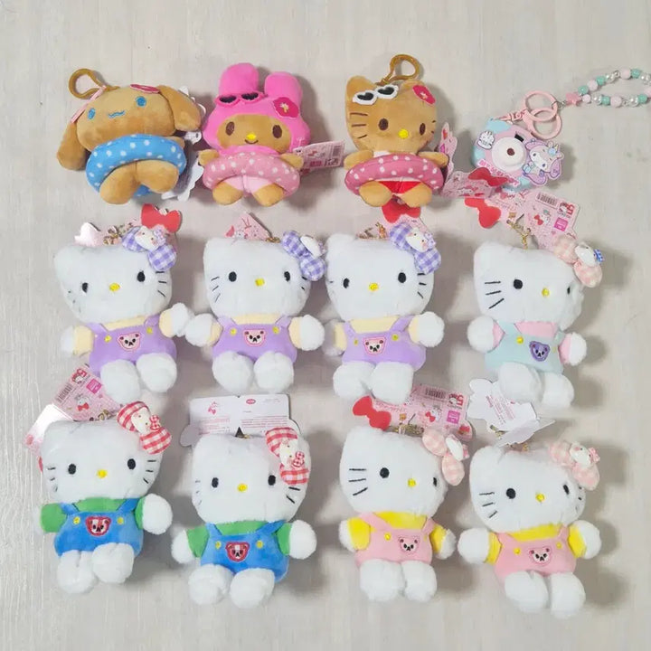 [BUNJANG] Sanrio Plush Keychain Bag Charm (Hello Kitty, Cinnamoroll, My Melody) / 산리오 봉제인형 키링 가방고리 (키티 시나모롤 마이멜로디)