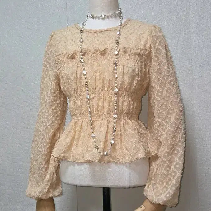[BUNJANG] Lace Peplum Shirring Blouse / 레이스 페플럼 셔링 블라우스