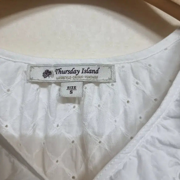 [BUNJANG] Thursday Island Frill Lace Short Sleeve Shirt Size S / * 써스데이아일랜드 프릴 레이스 반팔 S 사이즈