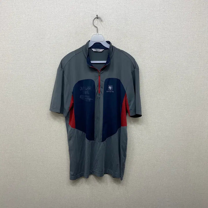[BUNJANG] Blackyak Short Sleeve T-Shirt Size 100 (L) / 블랙야크 반팔티 100