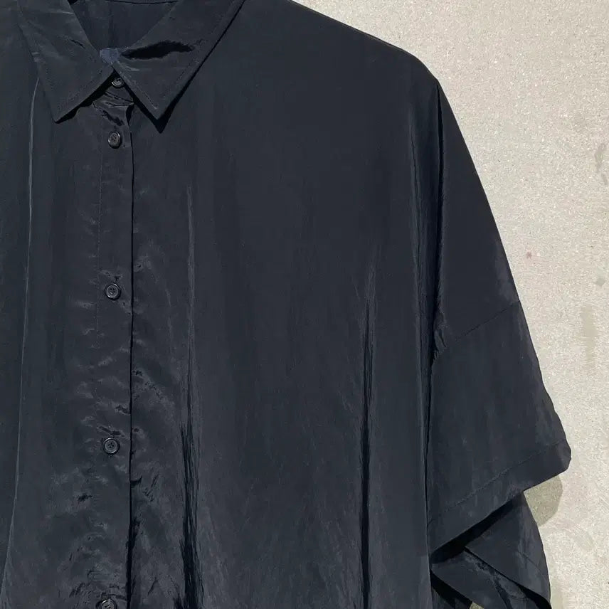 [BUNJANG] Juun.J Black Side Button Rayon Blend Oversized Half Shirt / 준지 블랙 사이드 버튼 레이온 혼방 오버 하프 셔츠