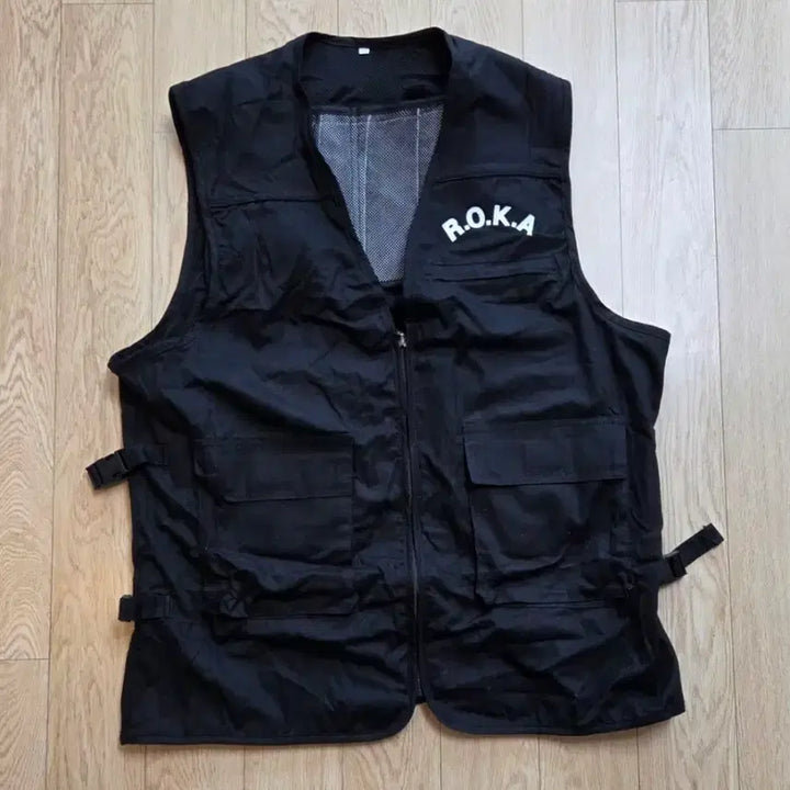[BUNJANG] Kamizone Korean Army Black Ice Vest Size 115 / 미사용 카미존 한국 육군 검정색 아이스조끼 115사이즈 (줄자사진 참고
