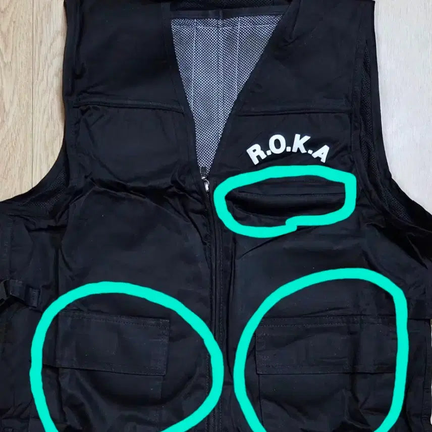 [BUNJANG] Kamizone Korean Army Black Ice Vest Size 115 / 미사용 카미존 한국 육군 검정색 아이스조끼 115사이즈 (줄자사진 참고
