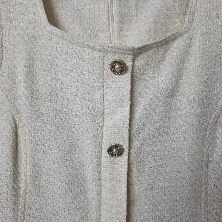 [BUNJANG] Ivory Tweed Sleeveless Dress with Button Detail / 아이보리 트위드 버튼 민소매 원피스