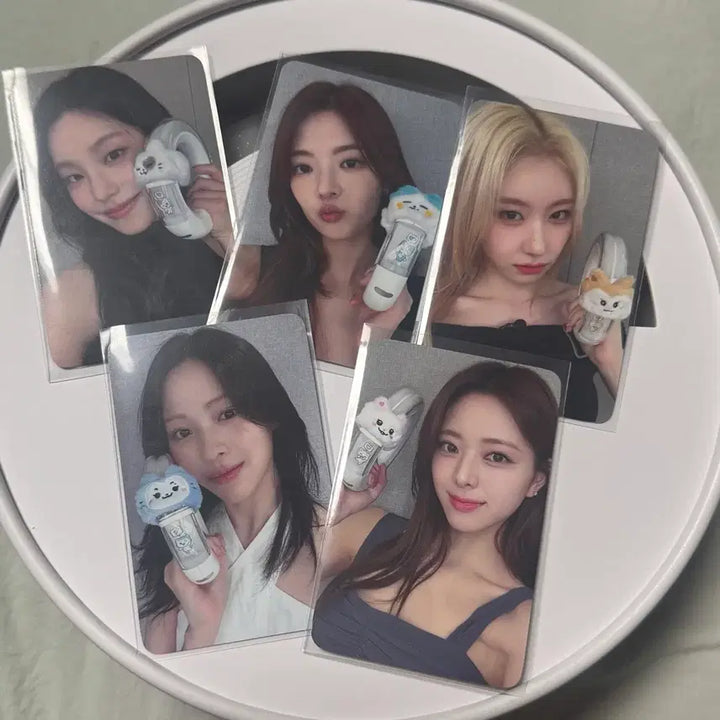 [BUNJANG] ITZY Official Photocard Set Bundle - Yeji, Lia, Ryujin, Chaeryeong, Yuna / 있지 itzy 응원봉 포카 포토카드 세트 일괄 예지 리아 류진 채령 유나