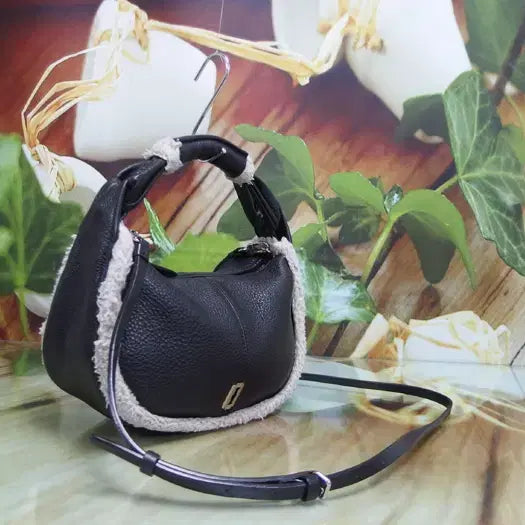 [BUNJANG] BUNKE Half Moon Coconut Mini Tote Mustang Leather Bag / 구제토토 분크 하프문 코코넛 미니 토트 무스탕 중고 60705