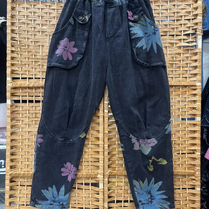 [BUNJANG] Black Denim Baggy Pants with Floral Embroidery / 블랙 청 배기 바지