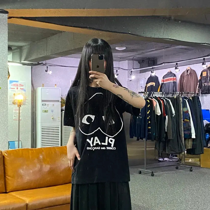 [SOLD OUT] 꼼데가르송 블랙 인버티드 하트로고 반팔 B4691