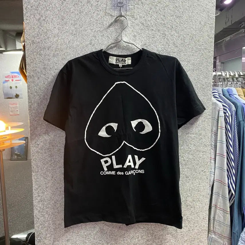 [SOLD OUT] 꼼데가르송 블랙 인버티드 하트로고 반팔 B4691