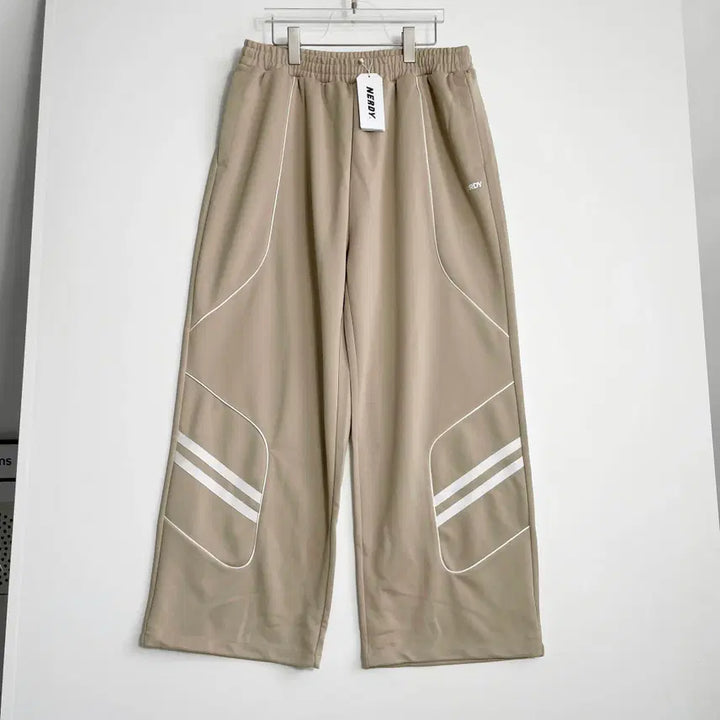 [BUNJANG] NERDY Racing Track Pants Beige L / F1 널디(NERDY) 새상품 레이싱 트랙 팬츠 베이지 L사이즈
