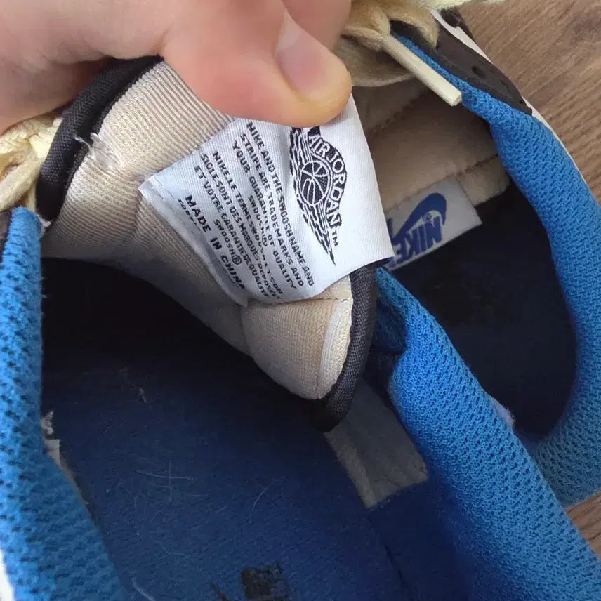 [BUNJANG] Fragment x Travis Scott x Air Jordan 1 Low OG / [급처] 프라그먼스 스캇 조던 235