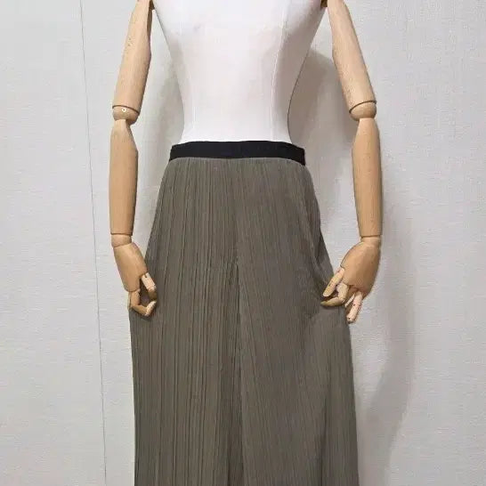 [BUNJANG] Objet Khaki Pleated Pants Size 66 / 오브제 카키 플리츠바지 66