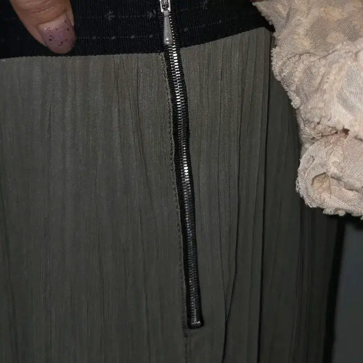 [BUNJANG] Objet Khaki Pleated Pants Size 66 / 오브제 카키 플리츠바지 66