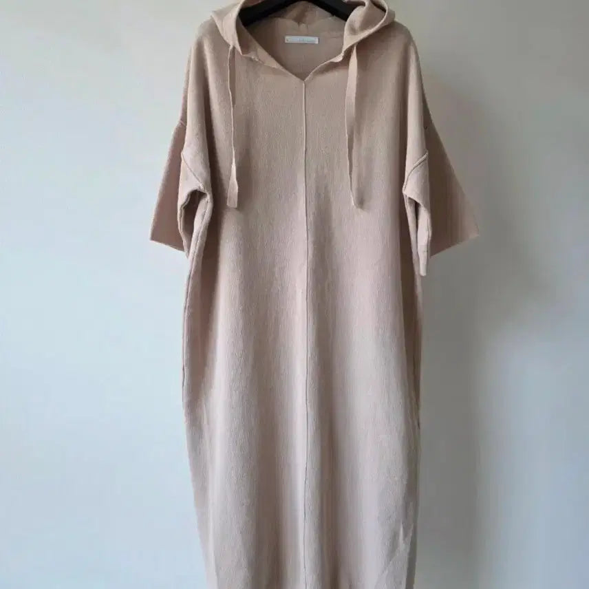 [BUNJANG] Lydiavine Hooded Knit Long Dress Beige / LYDIAVINE 리디아바인 후드 니트 롱원피스-55.66(샹태굿)