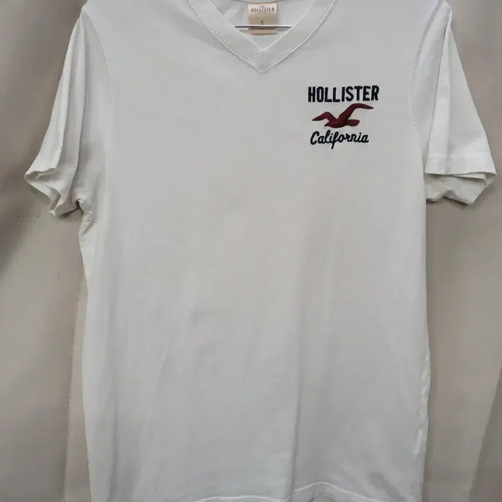 [BUNJANG] Hollister White V-Neck T-Shirt / 홀리스터 화이트 V넥 반팔 티셔츠