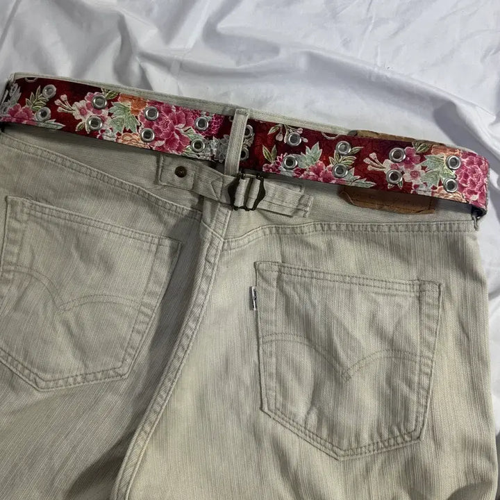 [BUNJANG] Vintage Floral Pattern Leather Belt / 빈티지 플로럴 패턴 레더 벨트 오리엔탈