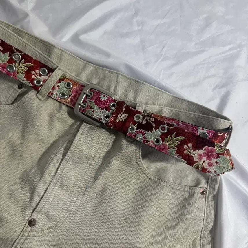 [BUNJANG] Vintage Floral Pattern Leather Belt / 빈티지 플로럴 패턴 레더 벨트 오리엔탈