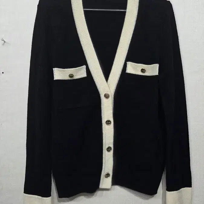[BUNJANG] Aigner Colorblock Cardigan / 아이그너 블랙 배색 가디건