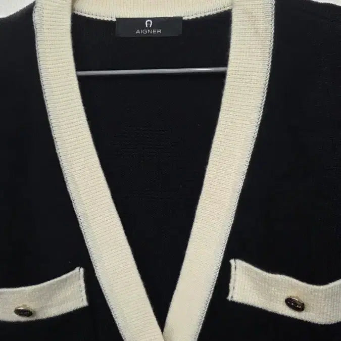 [BUNJANG] Aigner Colorblock Cardigan / 아이그너 블랙 배색 가디건