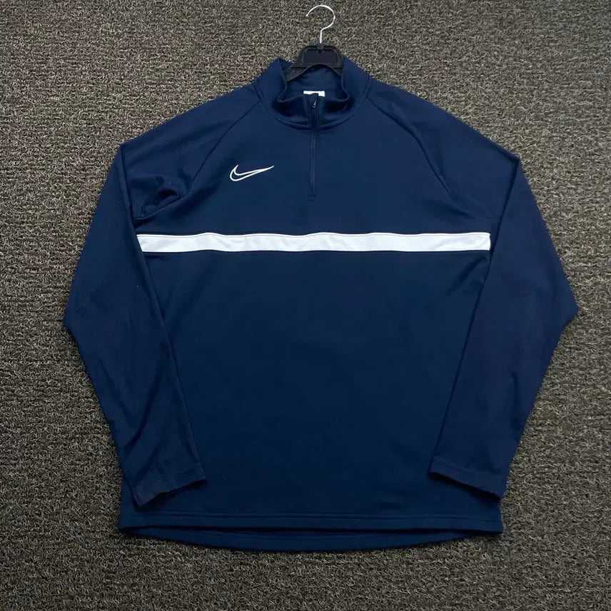 [BUNJANG] Nike Logo Navy Training Top / 나이키 로고 네이비 트레이닝 탑