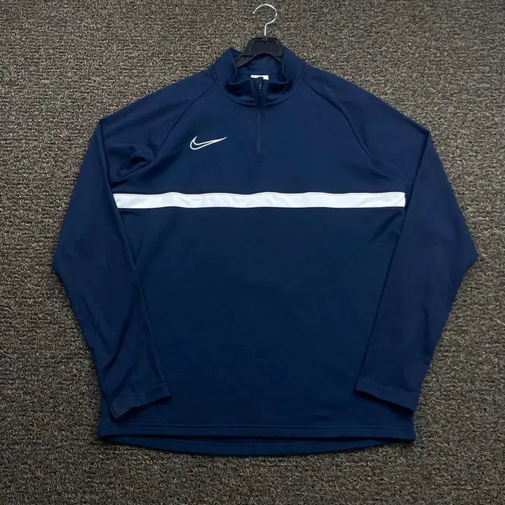 [BUNJANG] Nike Logo Navy Training Top / 나이키 로고 네이비 트레이닝 탑