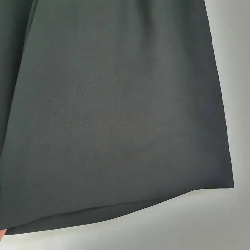 [BUNJANG] Ets Mira Black 5-Length Wide Fit Slacks Shorts / 잇미샤 여성 24년 블랙 와이드핏 5부 슬랙스 반바지 26
