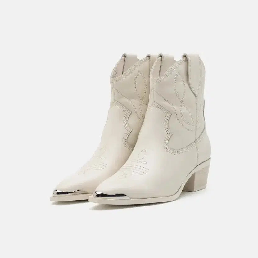 [BUNJANG] Aldo White Western Boots with Silver Line Detail / [이민정리] 알도 화이트 웨스턴 부츠