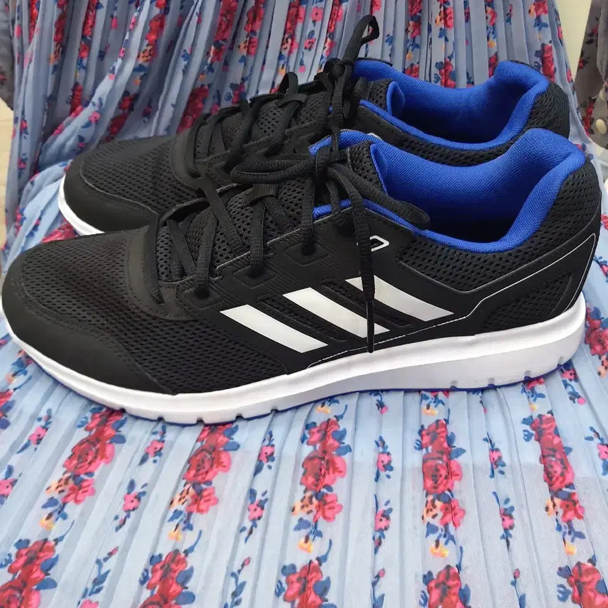 [BUNJANG] Adidas Black &amp; White Mesh Sneakers 300mm / 아디다스 검흰 메쉬 운동화 300mm