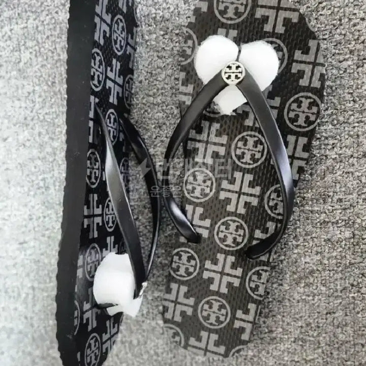 [BUNJANG] Tory Burch Flip Flop Sandals Size US 9 (250-255mm) / 토리버치 플립플랍샌들 9호 250-255사이즈 쪼리 슬리퍼 정품 미사용