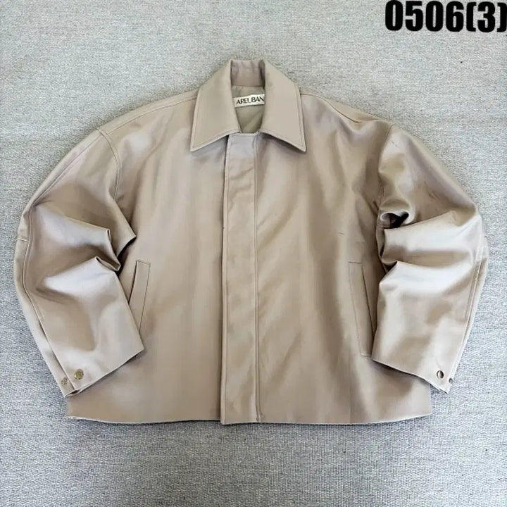 [BUNJANG] AREUBAN Mock Neck Short Leather Jacket Beige / AREUBAN 모크넥 숏 레더 자켓 베이지 0506(3)