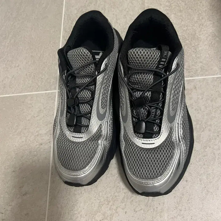 [BUNJANG] Fila Sneakers Silver Gray / 휠라 운동화 판매합니다!