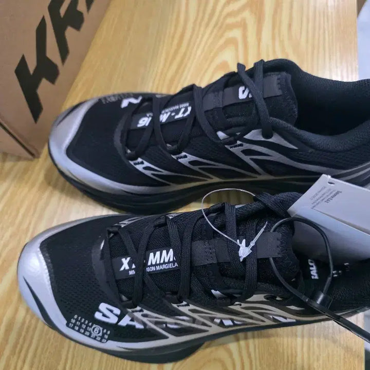 [BUNJANG] Salomon x MM6 Maison Margiela XT-MM6 Black Silver Sneakers / 살로몬 x MM6 메종 마르지엘라 XT-MM6 블랙 Ftw 실버
