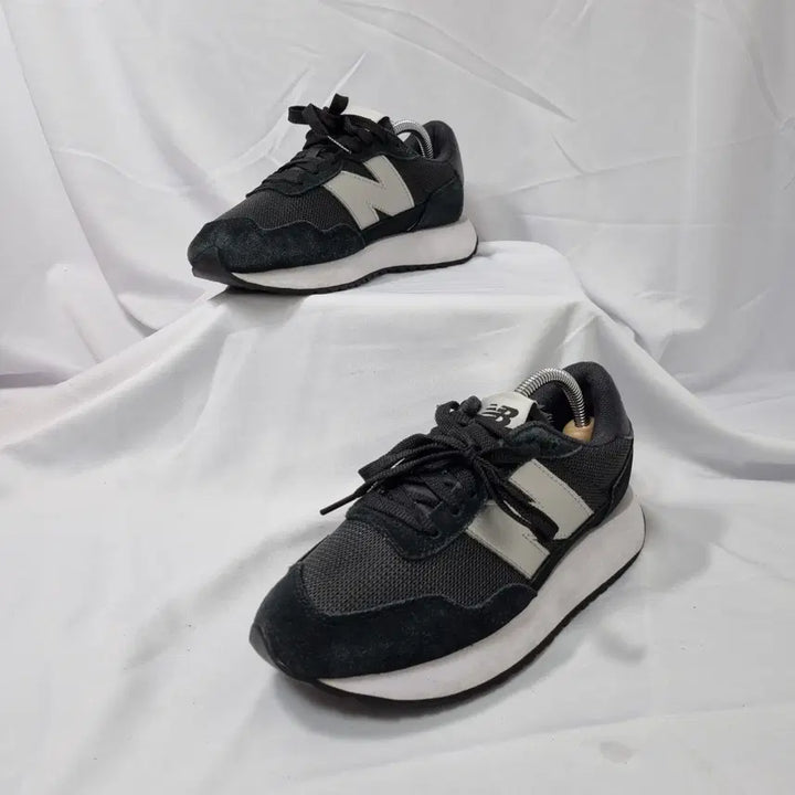 [BUNJANG] New Balance 237 Black Silver Sneakers / 빈티지하서 240 뉴발란스 237 블랙 실버 스니커즈