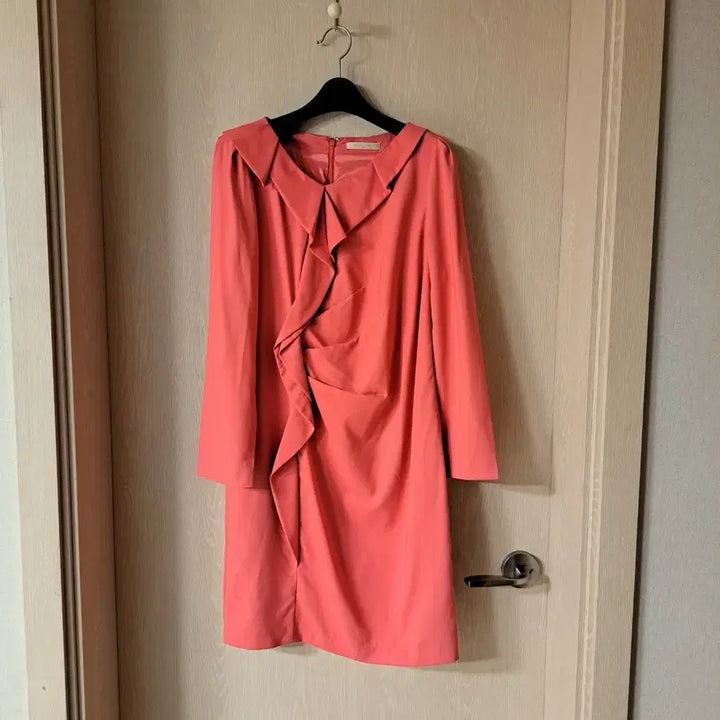 [BUNJANG] Olivia Lauren Coral Pink Ruffle Midi Dress Size 100 / Olivia Lauren. 코랄 핑크 프릴 장식 원피스사이즈100