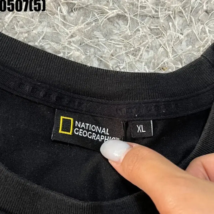 [BUNJANG] National Geographic Black T-Shirt / 내셔널지오그래픽 검정 반팔티셔츠