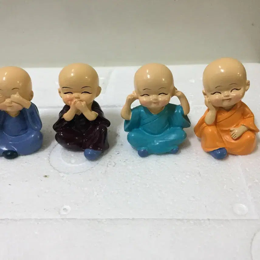 [BUNJANG] Set of 4 Adorable Bald Children Figurines / 앙증맞은 빡빡머리 아이들 4명 조형/  요316