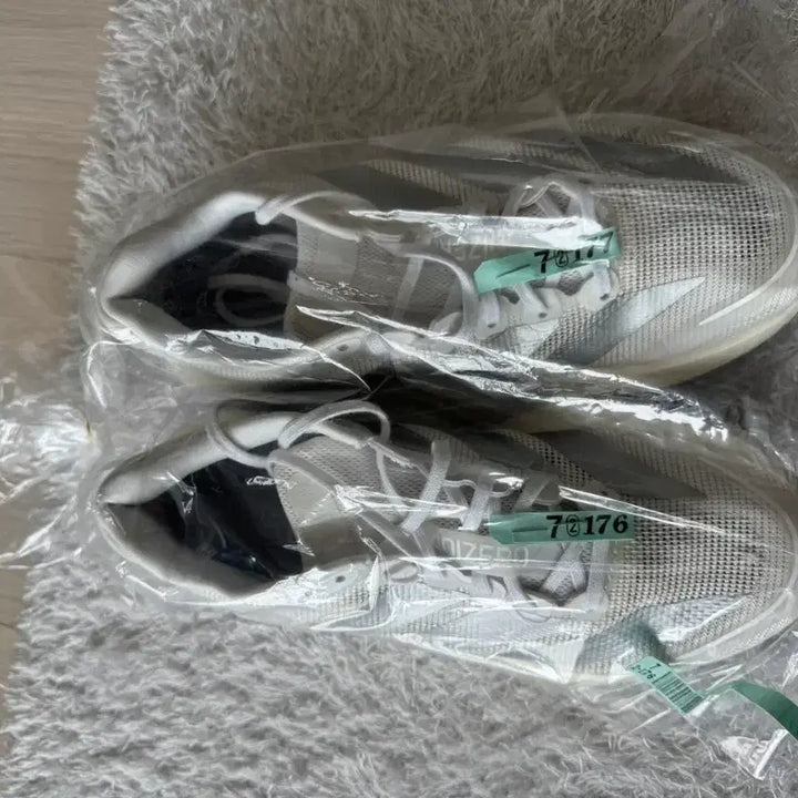 [BUNJANG] Adidas Boston 235 Running Shoes / 아디다스 보스톤 235