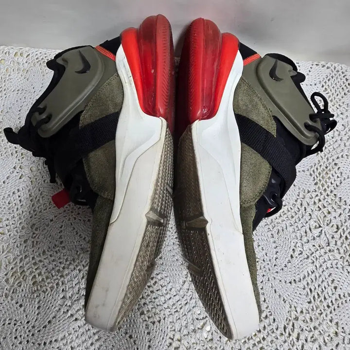 [BUNJANG] Nike Air Force 270 Sneakers (265) / 나이키 에어포스 270   (265)