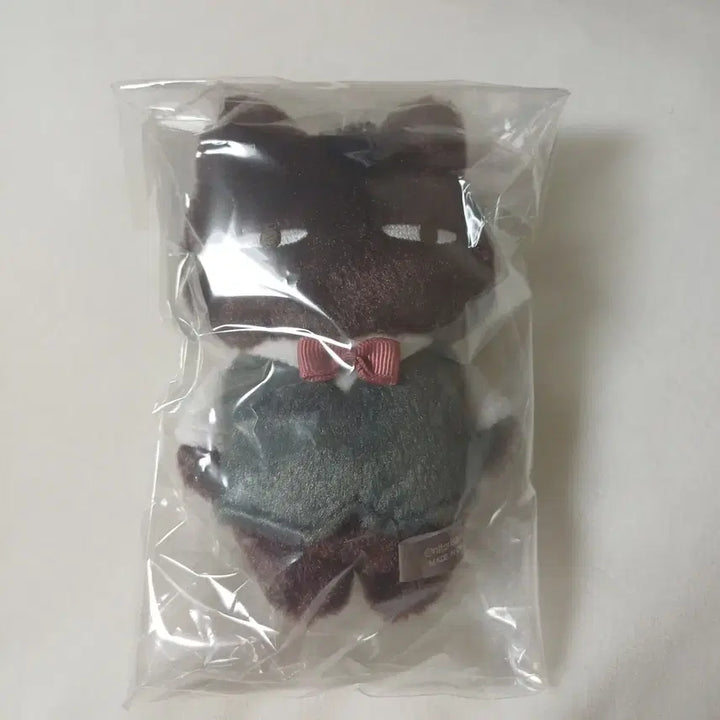 [BUNJANG] Toraebi White Tiger &amp; Black Tiger Cat Bartender Figurine (Sealed) / 토라에비 화이트타이거와 블랙타이거 검은 고양이 바텐더 마스코트 미개봉